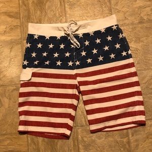 MEN’S AMERICAN PRIDE BOARD SHORTS